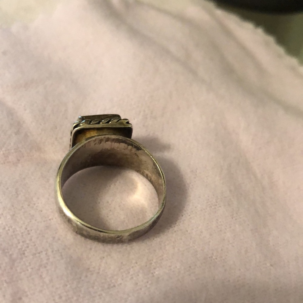 925 Beautiful Ring Size 8 - Picture 2 of 4